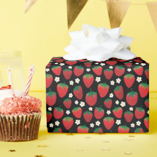 Sweet Strawberry Pattern auf schwarz Geschenkpapier