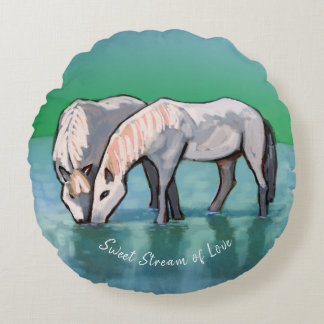 Sweet Stream of Love Throw Pillow Rundes Kissen