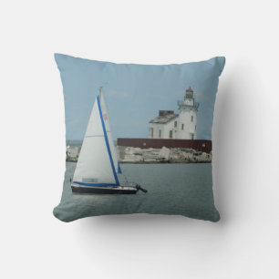 Sweet Summer Sail Cleveland OH Coussin