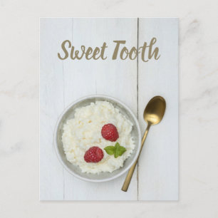 Sweet Tooth Reis Pudding mit Himbeeren Nachtisch Feiertagspostkarte