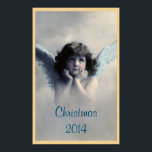 Sweet Vintage Christmas Angel Poster<br><div class="desc">Schönes Vintages Design eines süßen Weihnachtsengels mit weichen weißen Flügeln und rosigen Wangen,  die ihr Gesicht in den Händen halten. Friedlich und freundlich aussehen. Der Hintergrund ist mit weichen ätherischen Wolken gefüllt. Text sagt Weihnachten 2014 und Sie können anpassen / personalisieren / löschen Sie den Text,  wie Sie möchten.</div>