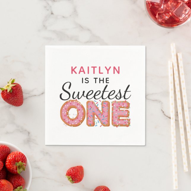 SWEETEST ONE Pink Iced Donuts Baby First Birthday Serviette (Beispiel)