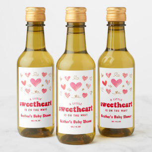 Sweetheart Valentines's Day Baby Shower Mini Weinetikett