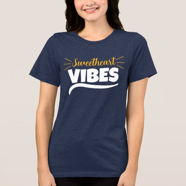 Sweetheart Vibes Graphic Women’s Tri-Blend Shirt (Vorderseite)