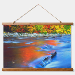 Swift River reflektiert Herbstfarben Wandteppich Mit Holzrahmen