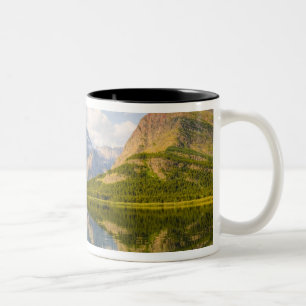 Swiftcurrent Lake mit Many Glacier Hotel und Zweifarbige Tasse