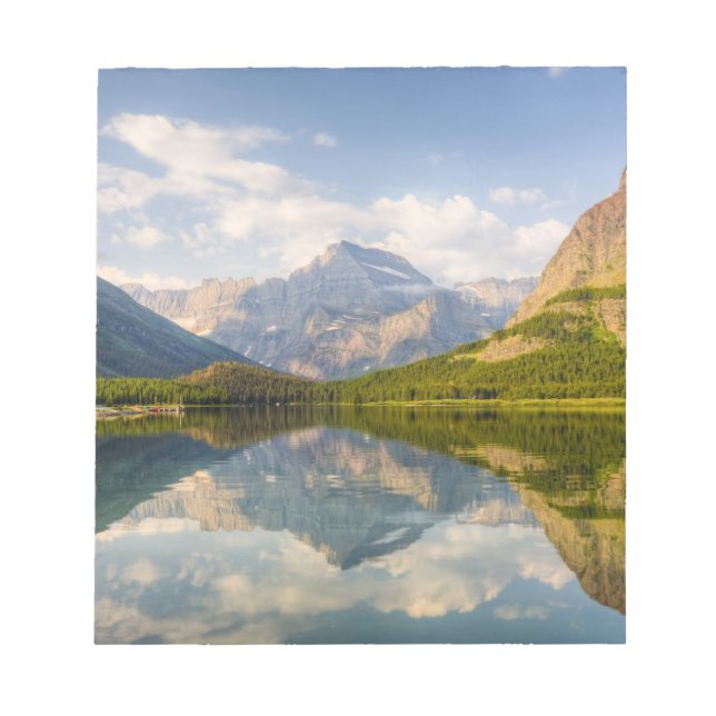 Swiftcurrent Lake mit vielen Glacier Hotel und Notizblock (Vorderseite)