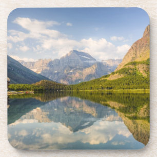 Swiftcurrent Lake mit vielen Glacier Hotels und Untersetzer