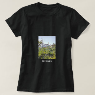 Sydney Harbour Bridge mit einheimischen Pflanze T-Shirt