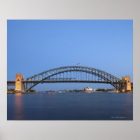 Sydney Harbour Bridge und Opernhaus bei Dämmerung