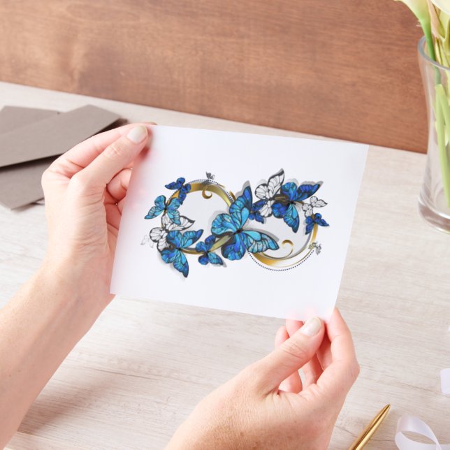 Symbol Infinity of Blue Morpho Butterflies (Handgehalten)