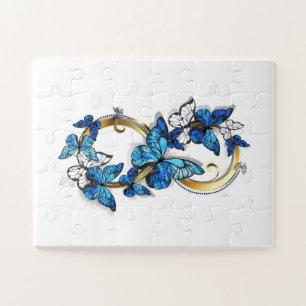 Symbol Unendlichkeit von blauen Morpho-Schmetterli