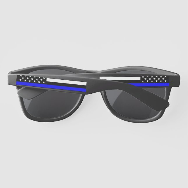 Symbolic Thin Blue Line American Flag graphic on a (Rückseite)