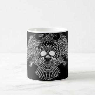 Symmetrischer Schädel mit Gewehren und Kugeln Kaffeetasse