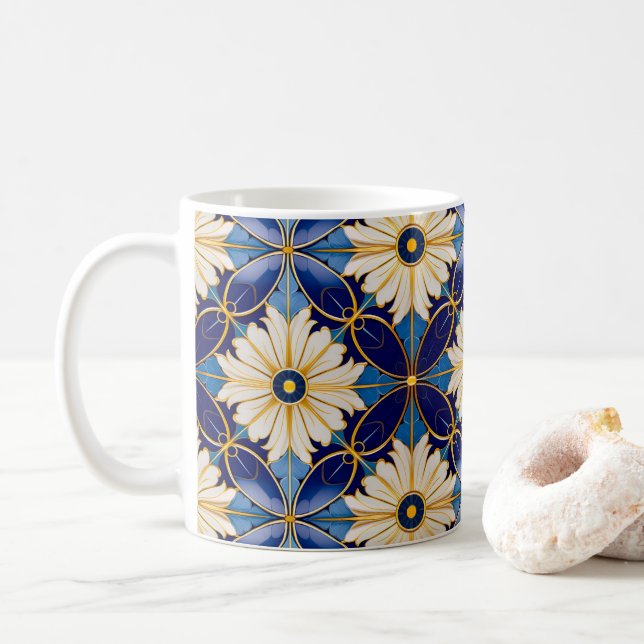 Symmetrisches Art Deco Blue Gold Floral Tile Motiv Kaffeetasse (Mit Donut)