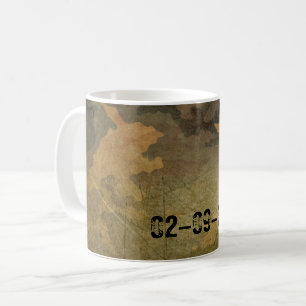Symmetrisches ramponiertes grünes olivbraunes Tarn Kaffeetasse