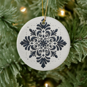 Symmetrisches schwarzes Filigran-Ornament Keramik Ornament