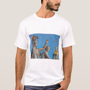 Szene einer antiken griechischen Statue. T-Shirt