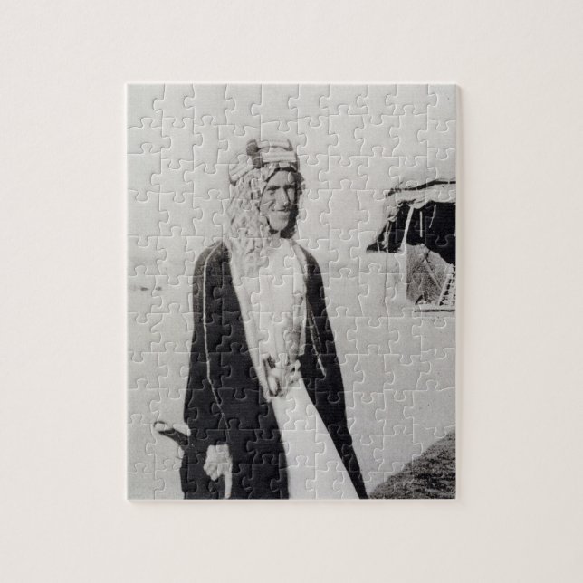T.E. Lawrence im arabischen Kleid (b/w Foto) (Vertikal)