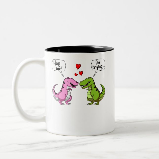 T-Rex Dinosaur Hug Me Funny Couple Joke Zweifarbige Tasse (Links)