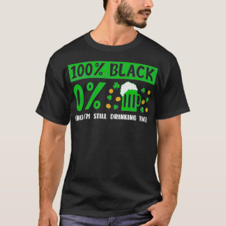 T-shirt 100 Jour de la Saint Patrick noir en train de boir