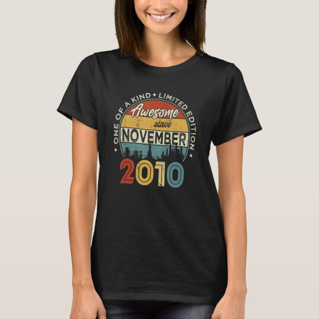 T-shirt 12e anniversaire Awesome depuis novembre 2010 12 a (Devant)