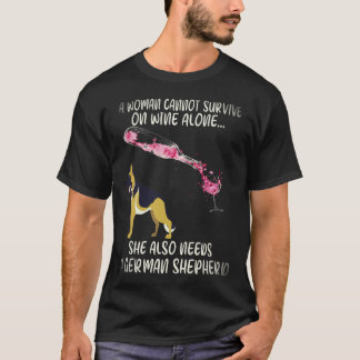 T-shirt 18 Une femme ne peut survivre au vin seul Elle a a