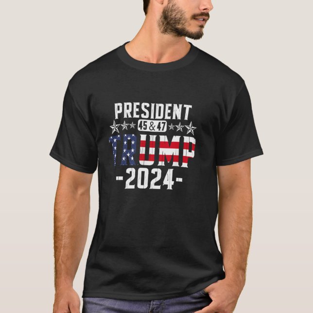 T-shirt 45 47 Trump 2024 - Chemise du drapeau américain (Devant)