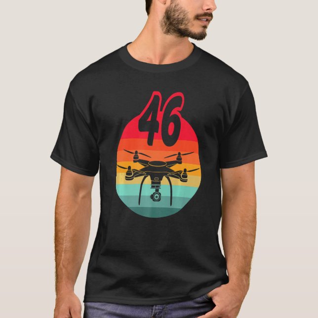 T-shirt 46e Anniversaire I Télécommande Rétro Drones Avec  (Devant)