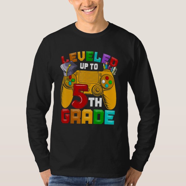 T-shirt 5th Grade Gamer Leveled Up To Of Fifth Grade Back  (Devant)