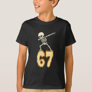 T-shirt 67 Halloween Mème 6 7 Nombres Six Sept Drôle Enfan
