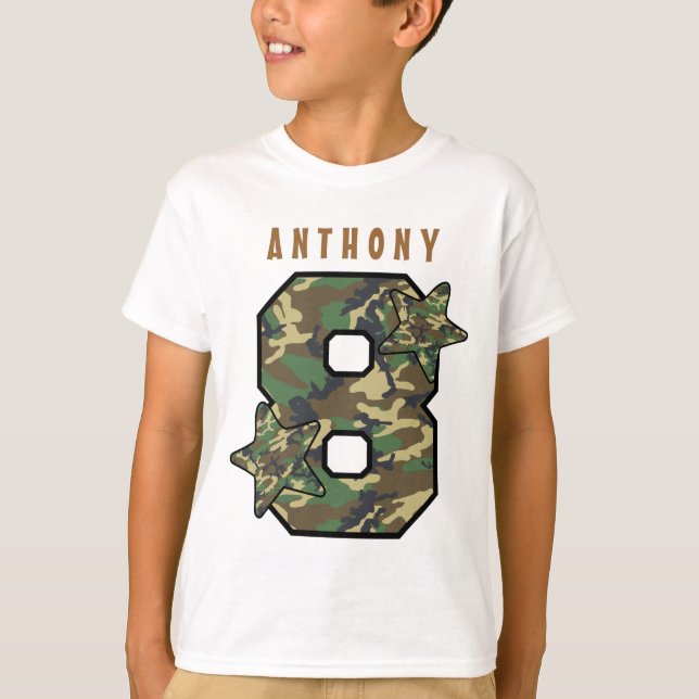 T-shirt 8 Anniversaire Boy Camo and Stars Nom personnalisé (Devant)