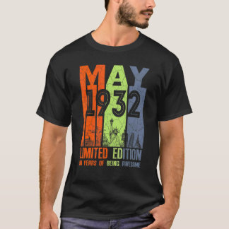 T-shirt 90th Birthday May 1932 90 Years Of Being Awesome