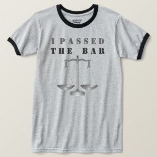T-shirt A été admis au barreau