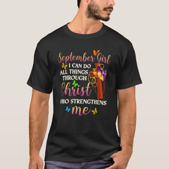 T-shirt A Queen Was Born In September Birrthday October Gi (Devant)