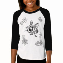 Abeille de la reine avec fleurs en arrière ailes p