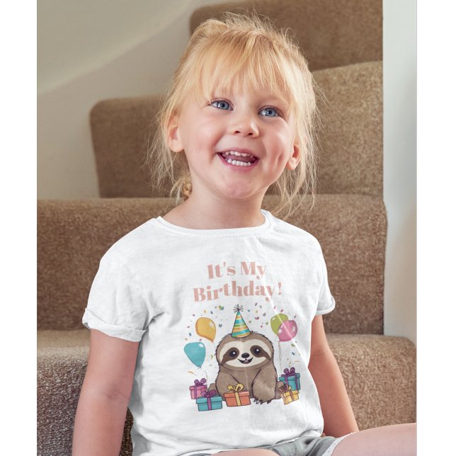 T-shirt Adorable Sloth Joyeux Anniversaire Personnalisé ro (It's My Birthday! A sweet sloth birthday shirt.)