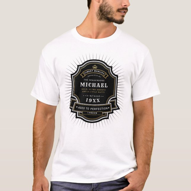 T-shirt Âgé au Étiquette de la perfection avec nom et anné (Devant)