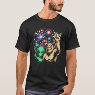 T-shirt Alien Bigfoot Rock 4 juillet Fireworks UFO Sasqu
