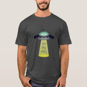 T-shirt Alien "On My Way" en OVNI avec faisceau de tracteu