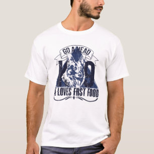 T-shirt Aller de l'avant course Il aime Fast Food German S