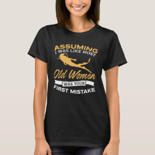 T-shirt Amants drôles de plongée à l'air de dames âgé