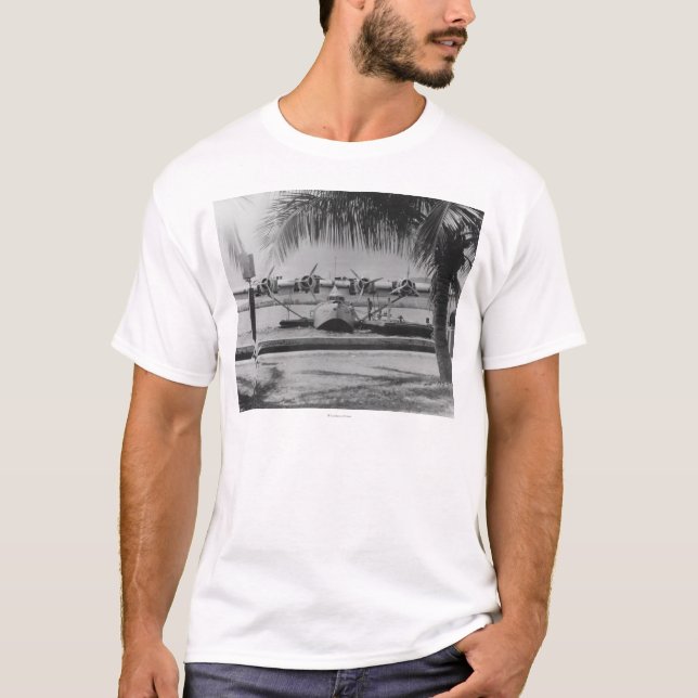 T-shirt Amarrage de tondeuse de la Chine sur l'île (Devant)