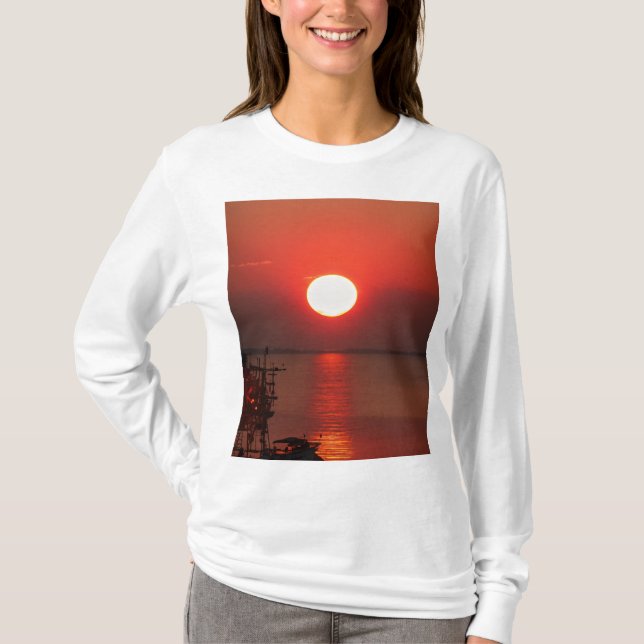 T-shirt American Traditional Tattoo Design - Bold, (Devant)