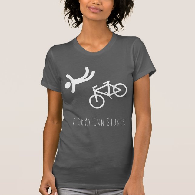 T-shirt amoureux du vélo - je fais mes propres cascades en (Devant)