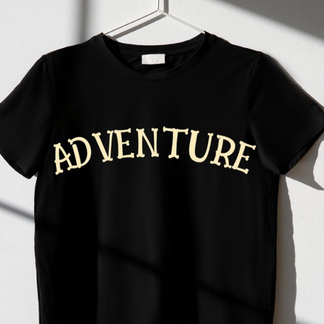 T-shirt amusant Adventure Await (Créateur téléchargé)