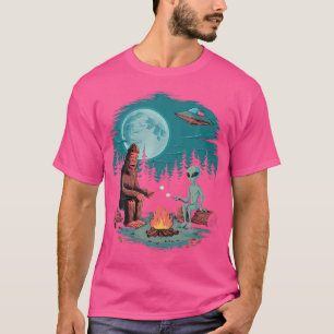 T-shirt Amusant Alien Et Bigfoot Moon De Feu De Campagne U
