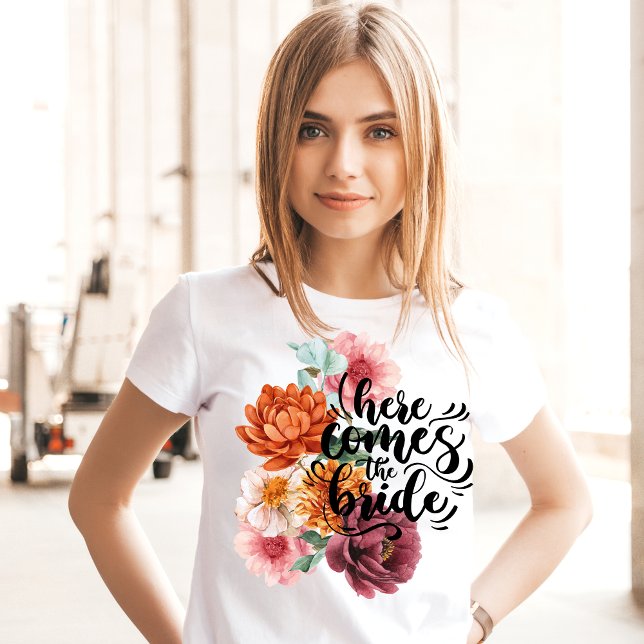 T-shirt Aquarelle florale ici vient la mariée (Créateur téléchargé)