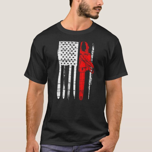T-shirt Arboriste du drapeau américain Chainsaw Lumberjack (Devant)