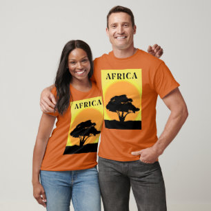T-shirt Arbre d'acacia africain contre un coucher de solei